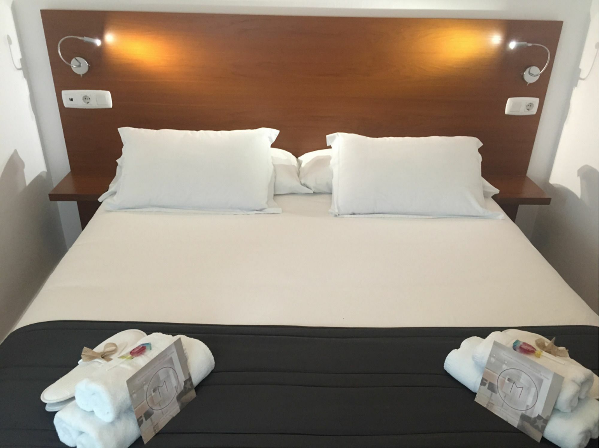 Apartamentos Dona Carmen Málaga Exteriör bild